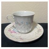 Vtg Floral Teacup 3ï¿½ï¿½ and Saucer 6ï¿½ï¿½ Set
