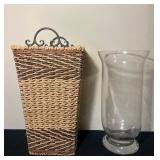 Vtg Woven Basket 23.5/Glass Vase 20ï¿½ï¿½
