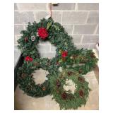 Vtg Christmas Decorative Wreaths Set