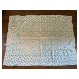 (LR)ï¿½Vtg Blue/White Baby Quiltï¿½62ï¿½76