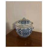 (HC)ï¿½Vtg Blue/White Ginger Jarï¿½10ï¿½9.5