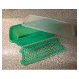 (K)ï¿½Vtg. Tupperware Celery Keeperï¿½14.25x5x6.25