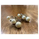 (LR)ï¿½Vtg Faux Pearl Clip-On Earrings