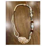 (LR)ï¿½Vtg Puka Shell & Bead Necklace