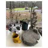 (LR)ï¿½Vtg Garden Decor.