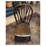 (LR)ï¿½Vtg Wooden Windsor Chairï¿½14.5x18x34