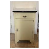 (K)ï¿½Vtg Metal Kitchen Cabinetï¿½20x16x33.5