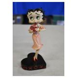 Betty Boop Hugs & Kisses Figure