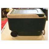 Igloo Cooler on Wheel w/ Handle