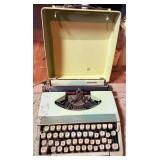 Vtg Yellow Royal Mustang Typewriter