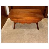 Mahogany Wooden Bench with Scalloped Design