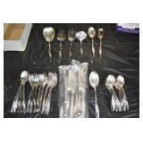 Vtg 1847 Rogers Bros "Magic Rose" Flatware