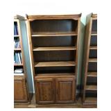 Oak Bookshelf with 3 Shelves and 2 Doors