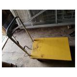 Central Hydraulic 500 lb Lift Table