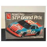 Richard Petty STP Grand Prix 9.5ï¿½ï¿½x6.5ï¿½ï¿½x 4ï¿½ï¿½