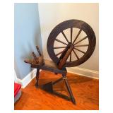 Wooden Spinning Wheel with Pedal Design