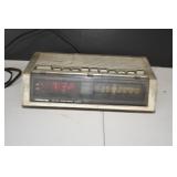 Sound Design AM/FM Clock Radio