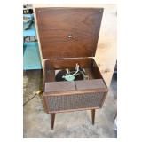 Beautiful MCM RCA Victrola Record Player