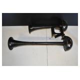 Vintage Dual Trumpet Air Horn