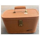 Lady Baltimore Train Case with Mirror