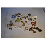 Vtg Costume Jewelry Pins Lot