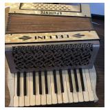 Cellini Student Squeeze Box