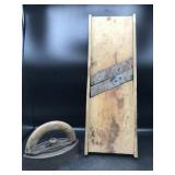 Antique Sad Iron with Removeable Wood Handle Antique Sad Iron with Removeable Wood Handle
