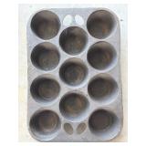 Cast Iron 12-Slot Muffin/Cornbread Pan