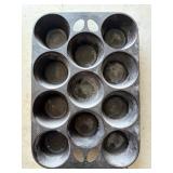 Griswold Cast Iron No. 10 Muffin Pan