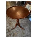 Vtg Mahagony Pie Crust Side Table