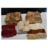 2 Shower Curtains & Wash Cloths