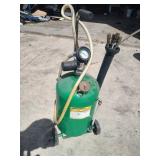 Central Pneumatic 6 1/4 Gallon Oil Extractor
