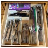 Flatware Set with Drawer Organizer