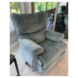 La-Z-Boy Recliner Chair 32ï¿½ï¿½x34ï¿½ï¿½x41ï¿½ï¿½
