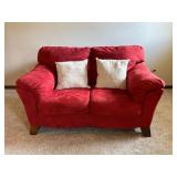 Red Loveseat w/Pillowsï¿½62.5x36x36.5