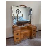 Art Deco Waterfall Vanityï¿½47x18x66