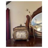 Vtg. Trinket Box & Giraffeï¿½8.5ï¿½5.5ï¿½9.5