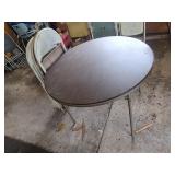 40' Circle Folding Card Table and 4 Folding Chair