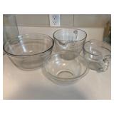 Pampered Chef Measuring Cups and Mixing Bowl Set