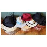 Vintage Womenï¿½s Hats w/Boxes