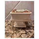 Vtg McCoy Ceramic Planterï¿½4x4x3.75