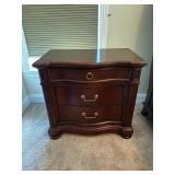 Broyhill Wooden Nightstandï¿½32.5ï¿½19.5ï¿½30