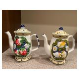 Two Ceramic Teapots 7.5ï¿½ï¿½