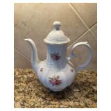 Seltmann Weiden Porcelain Teapotï¿½9ï¿½10.5