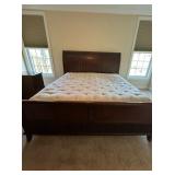 Broyhill Sleigh Bed Frameï¿½81.5x100x57