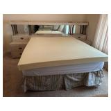 MCM Lexington Bed w/Side tablesï¿½116.5ï¿½28.5ï¿½50.5
