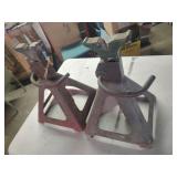 2 Jack Stands