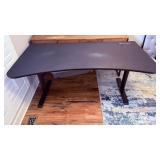 Arozzi Curved Gaming Desk with Mat