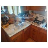 Contents of Kitchen Counter Top - Read Details