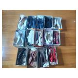 14 Pairs of Women